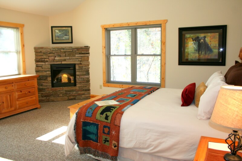 Chimney Rock River Cabin Bedroom 1