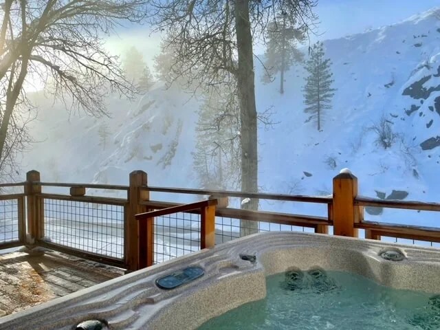 Winter Mountains with Hot Tub