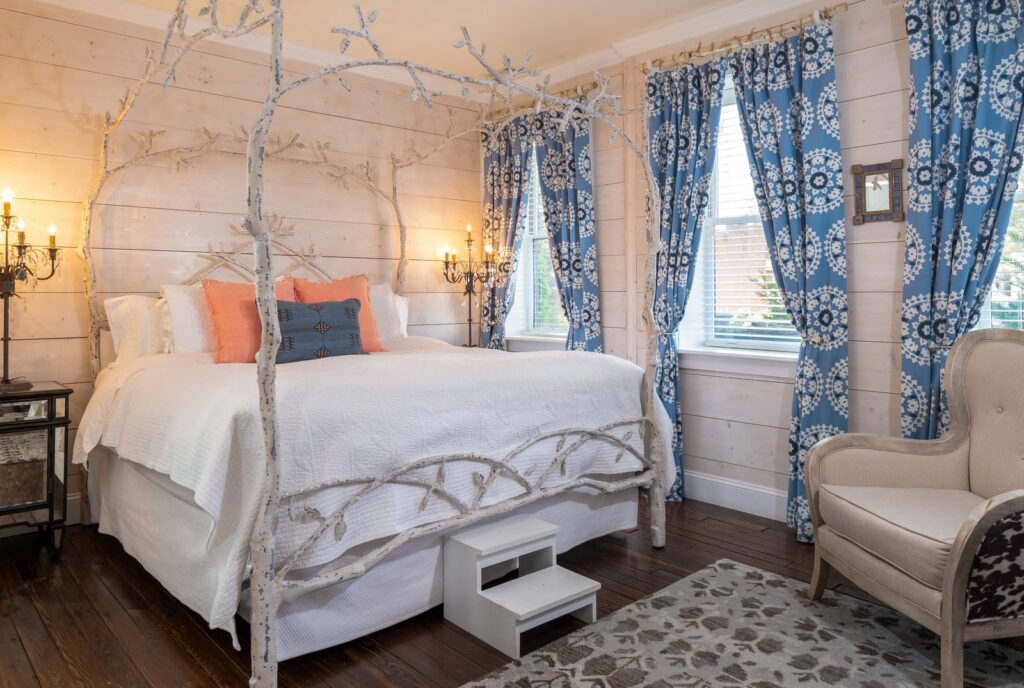 Willow Room-Bed and drapes