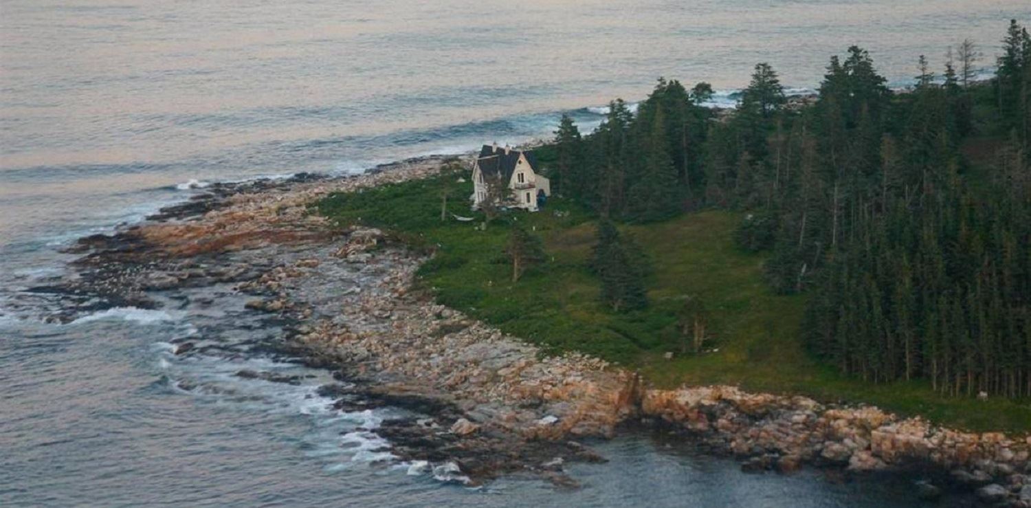 Great Duck Island House | Aerial view of house and shoreline