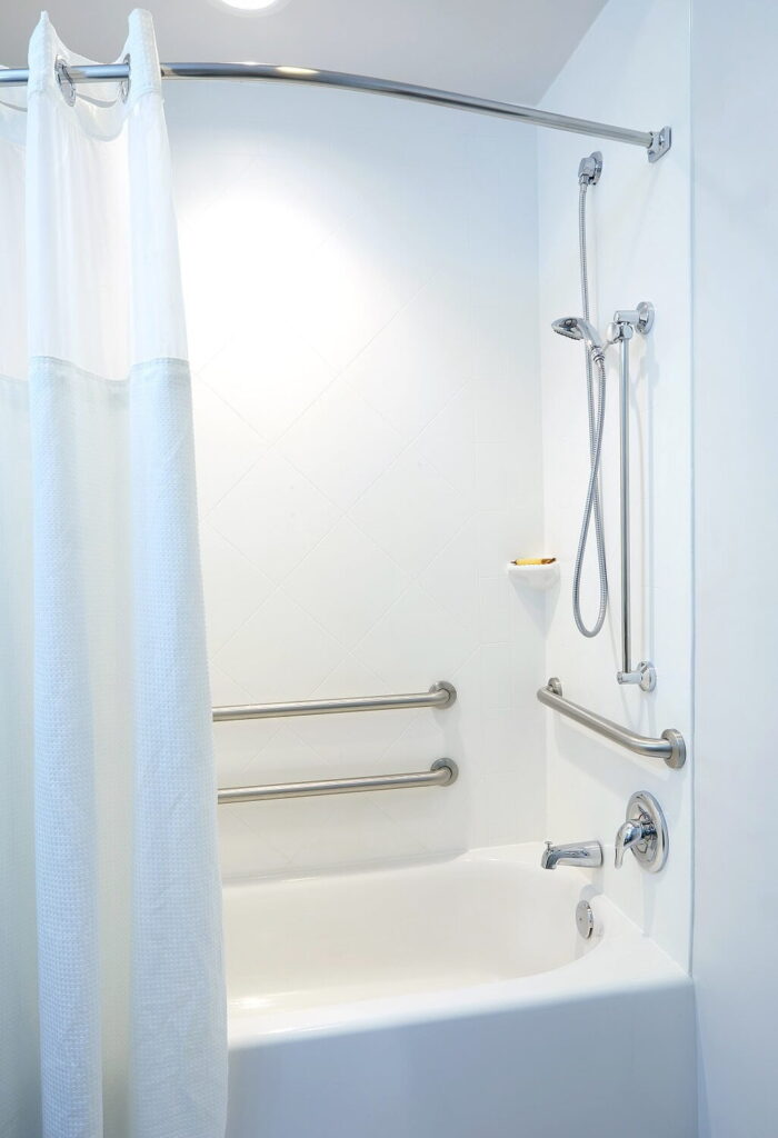 Hammondsport Hotel Accessible Tub in Accessible Standard 2 Queen Rooms and Suites