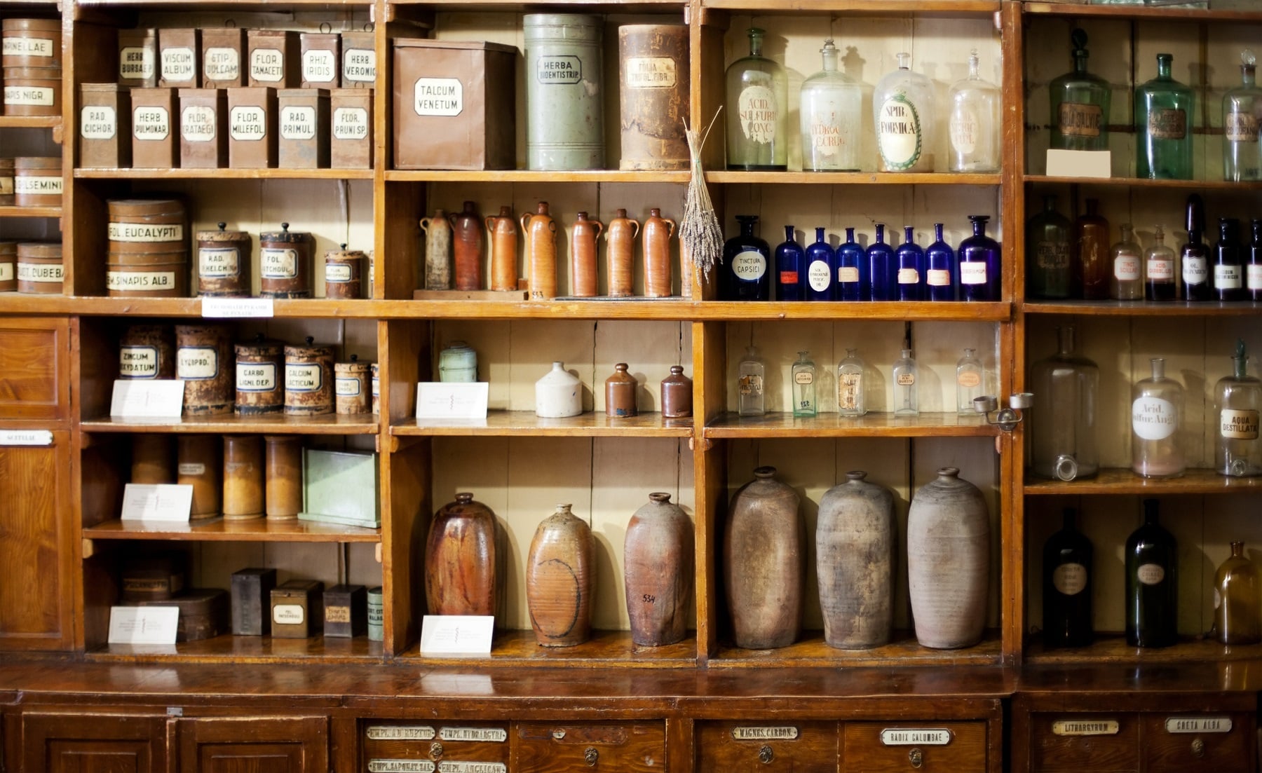 antique store, bottles, pottery