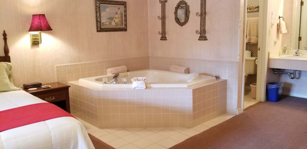 The Verbena Suite jetted tub