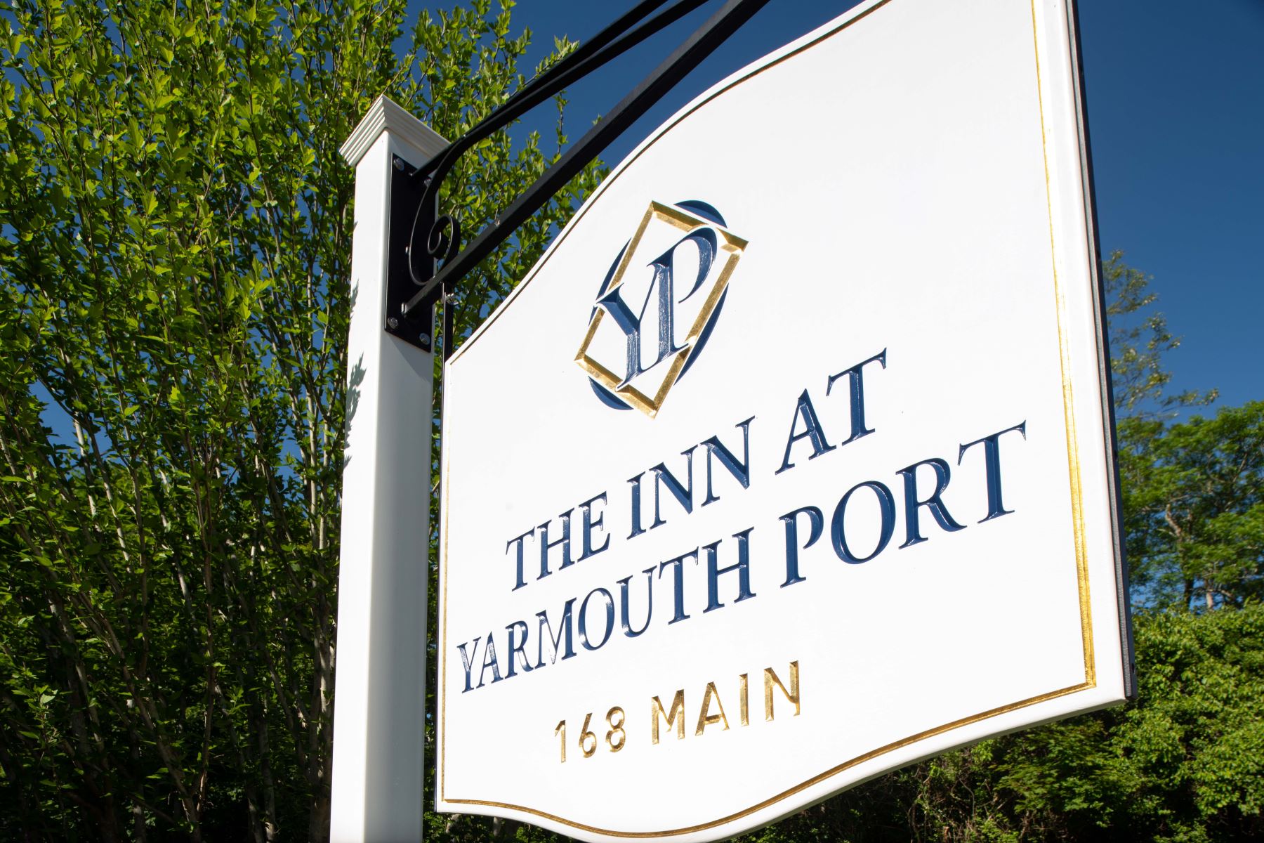 Inn at Yarmouth Port - Exterior - Day - Sign - June 2018