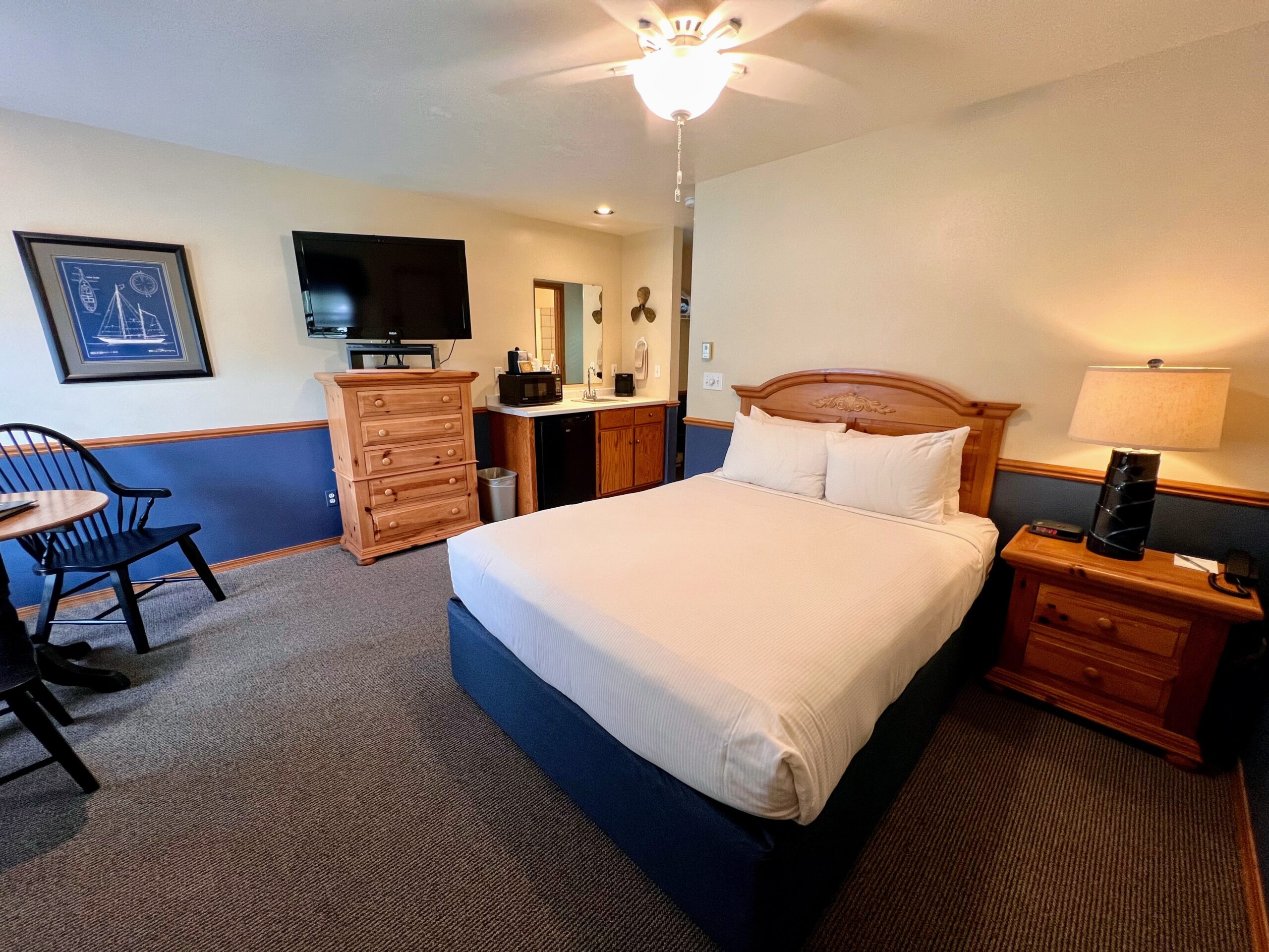 Queen, Partial Harbor View (1st or 2nd Floor)