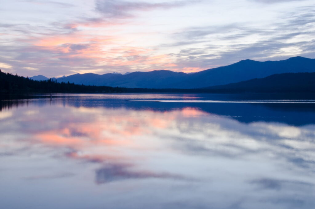 Alturas Lake with the Sawtooth Mountains in the distance