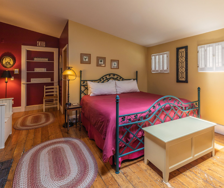 Bedroom view of the Charlotte Suite at Farmer's Guest House in Galena, IL.