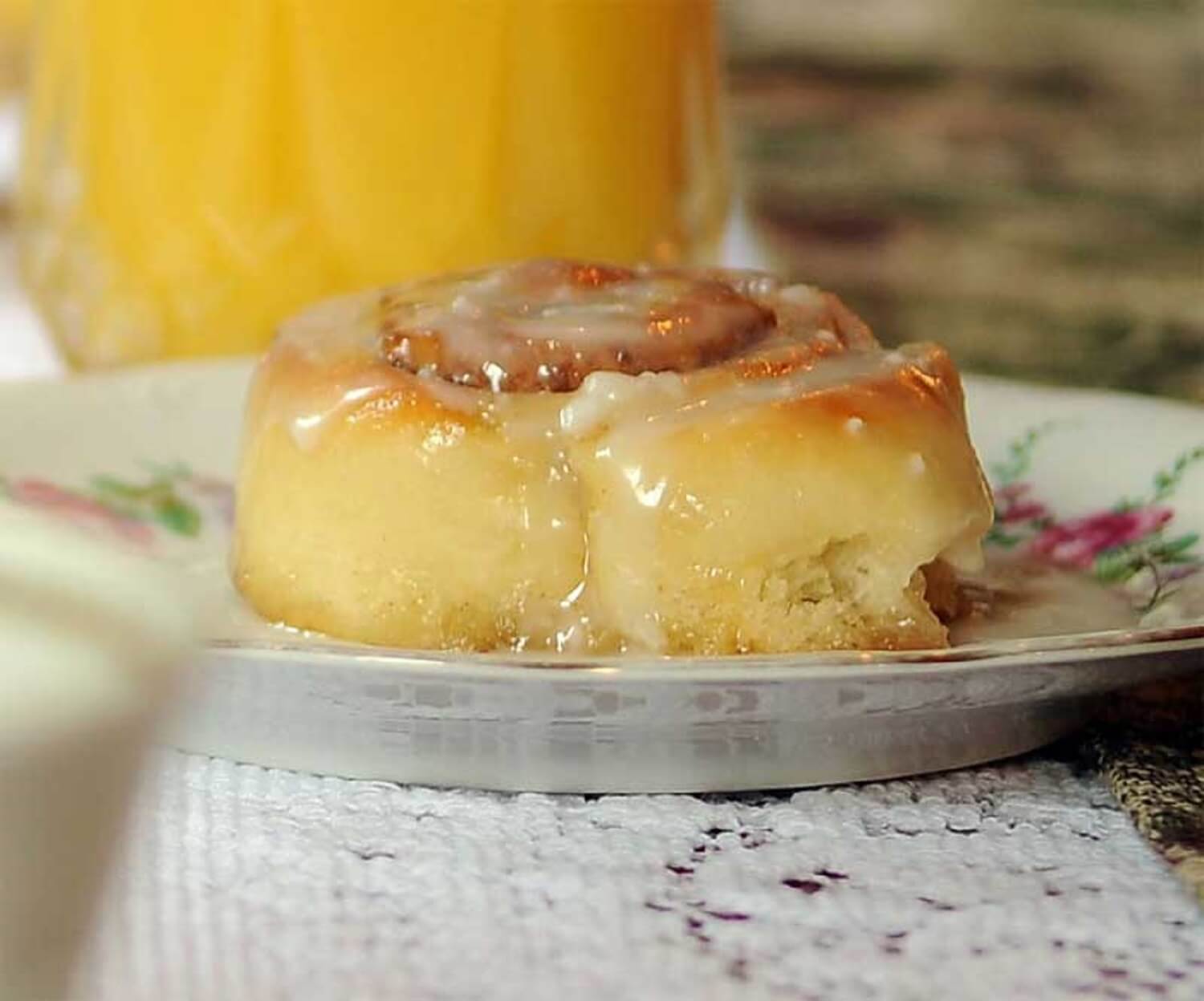 Cinnamon Rolls Oliver Inn