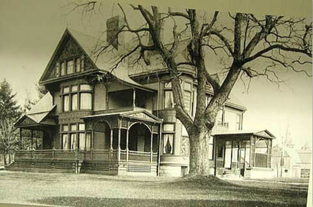 Historical Image of Oliver House