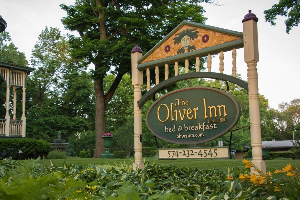 Oliver-Inn-sign