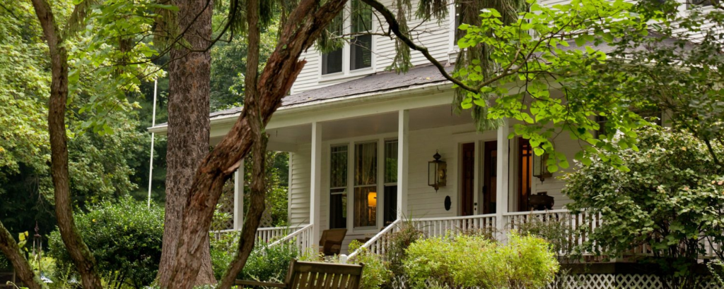 white oak inn exterior