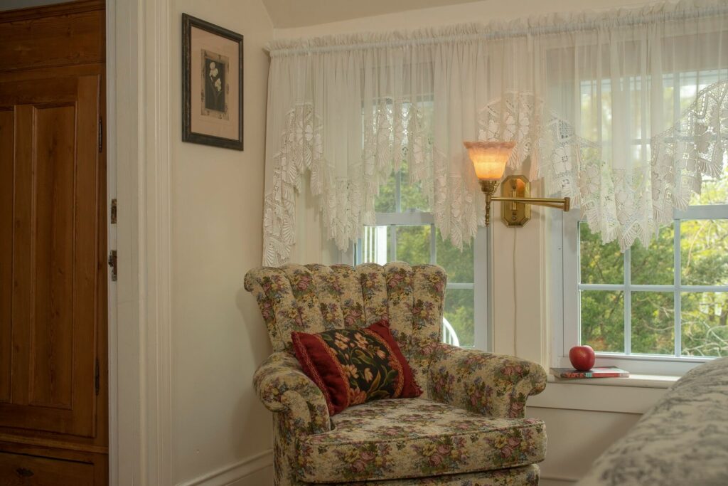 Topper Room