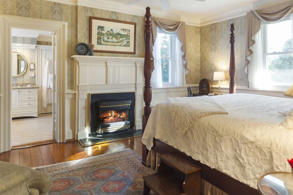 Lipscomb Room Bed to Fireplace
