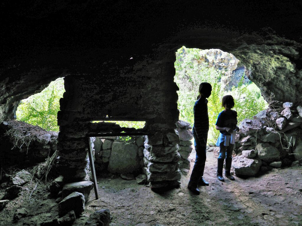 History and Education at Geronimo Trail Guest Ranch