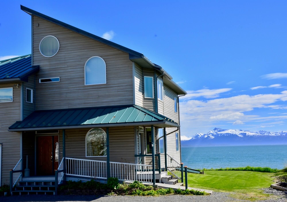After your long drive head to Bluffview Lodge to relax before heading on your next adventure.
