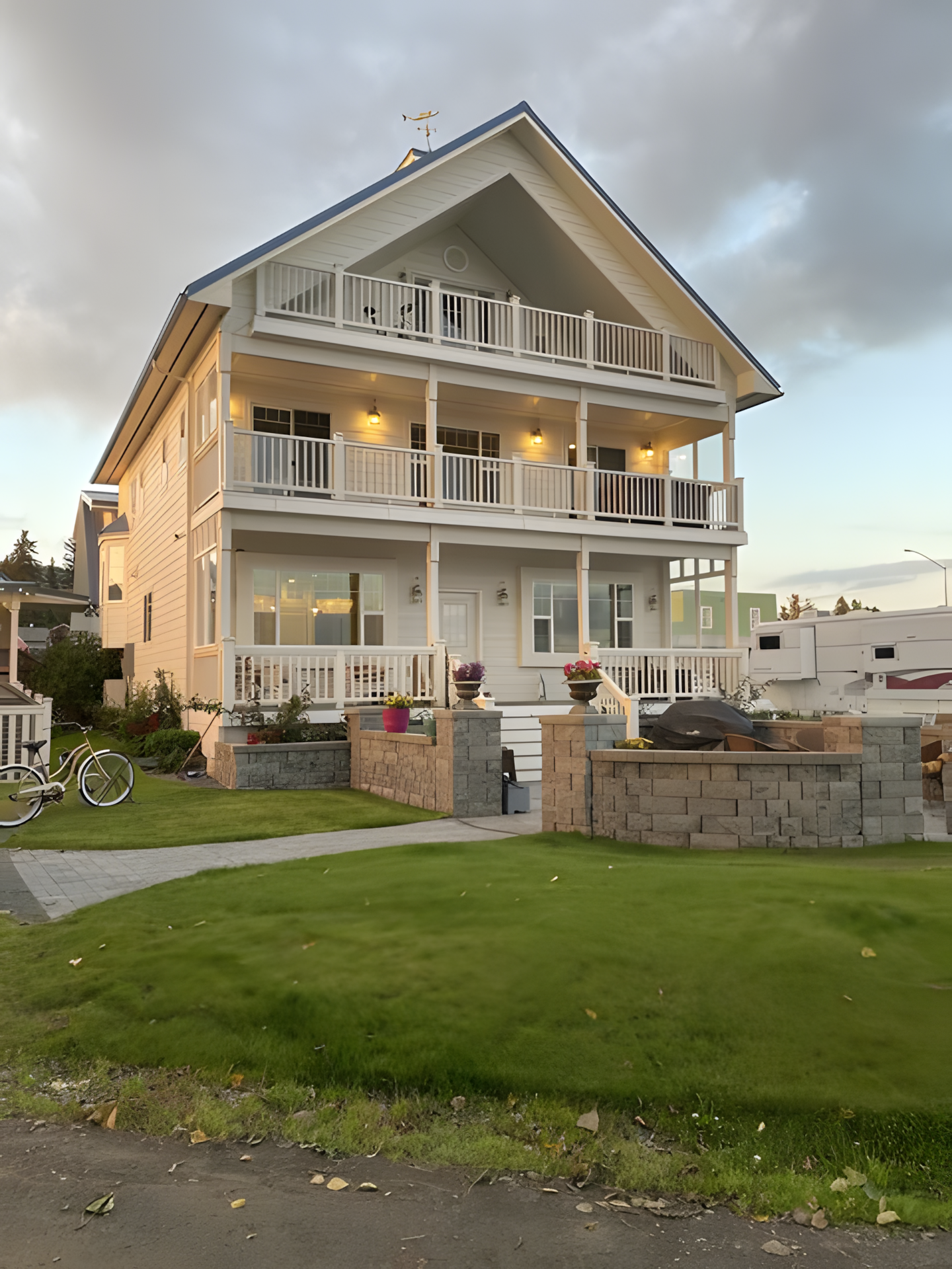 The Lookout Lodge