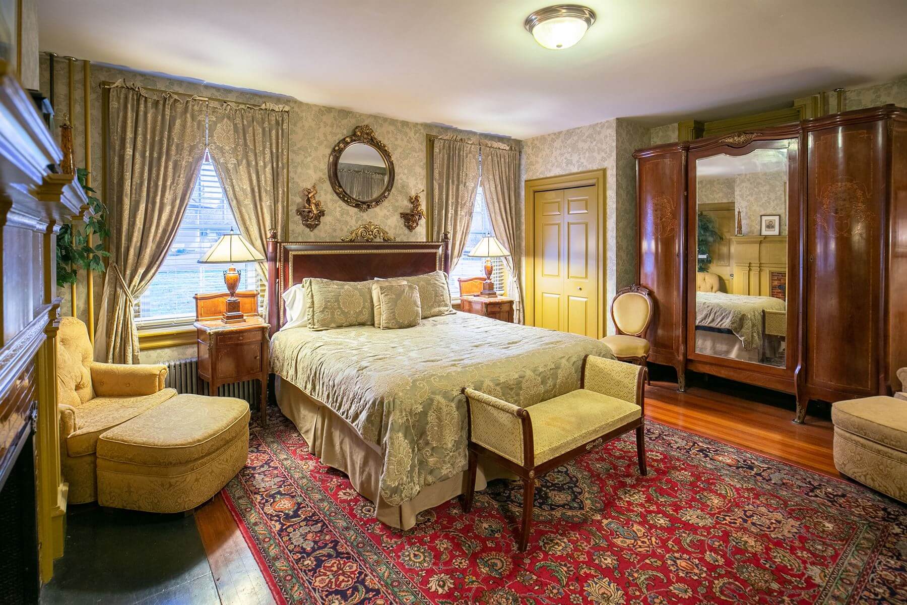 #14 US Grant Room: King Bed