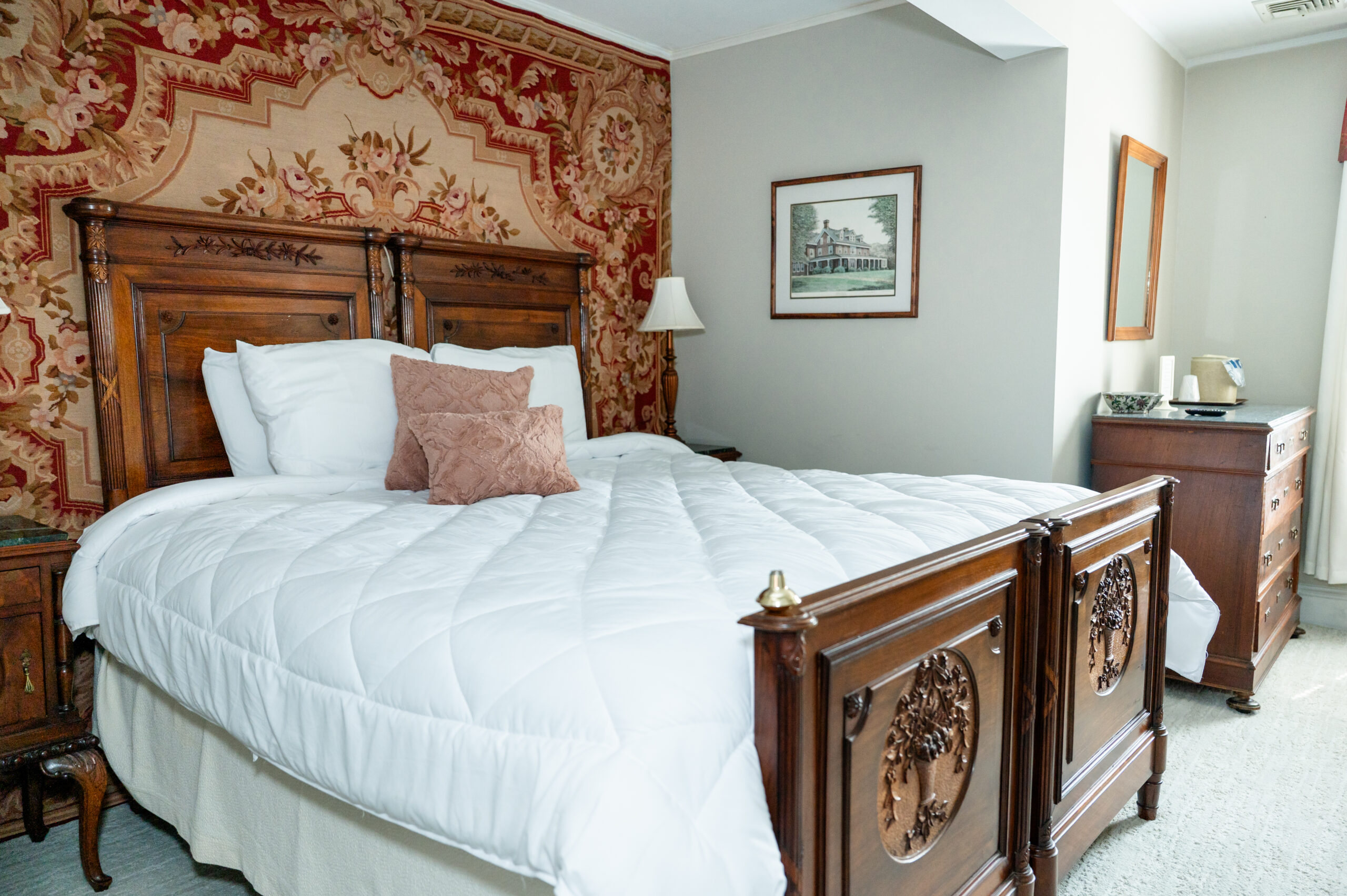 #23 Dutch Country Room: King Bed