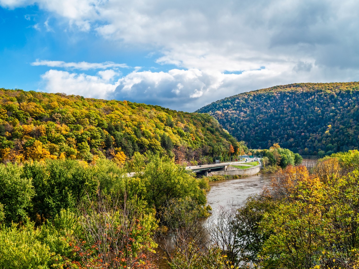 Best Scenic Drives in the Pocono Mountains for Fall Foliage