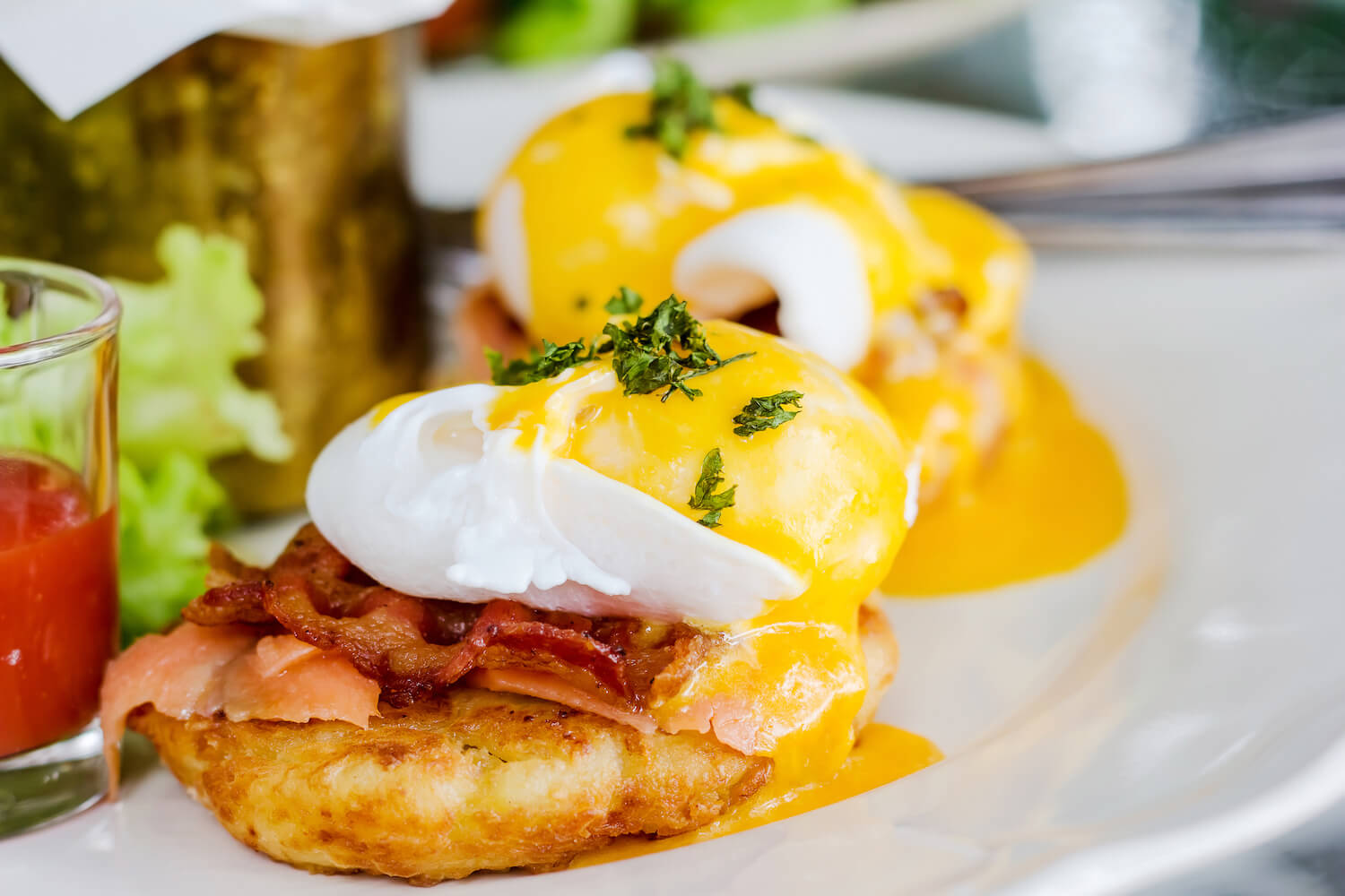 eggs benedict; Where to Have Brunch