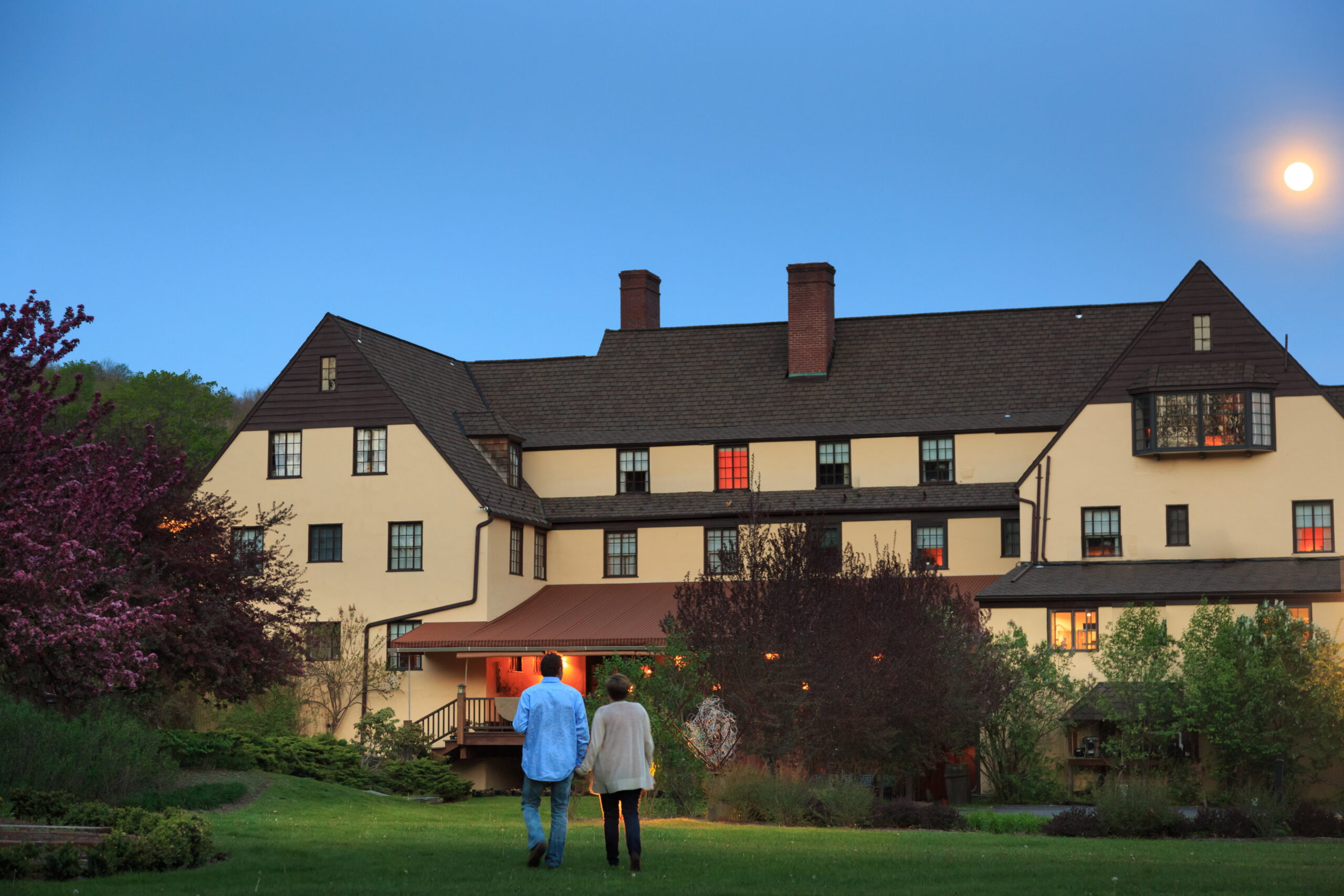 10 Reasons to Escape to The Settlers Inn in Hawley PA