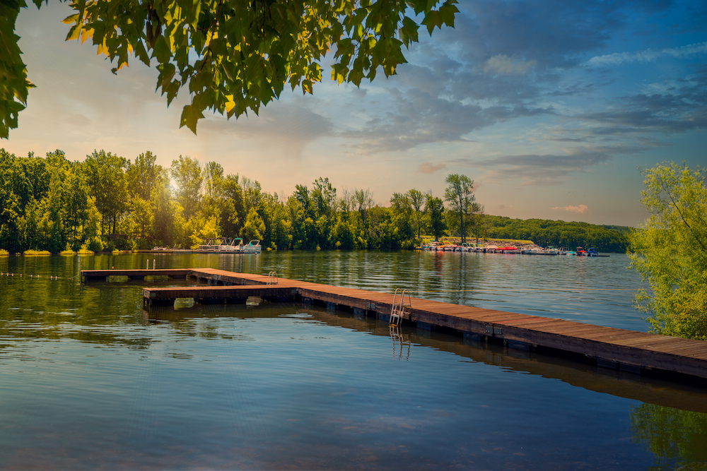 family-friendly lake activity