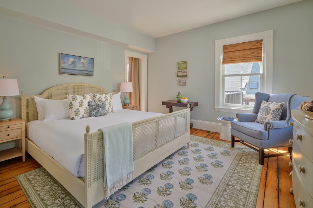 Bed in guest room - Nonamessett