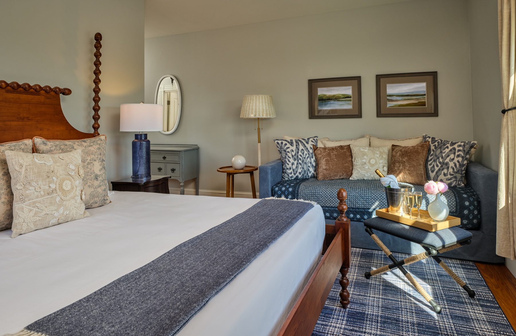 Guest room with sitting area - Penzance