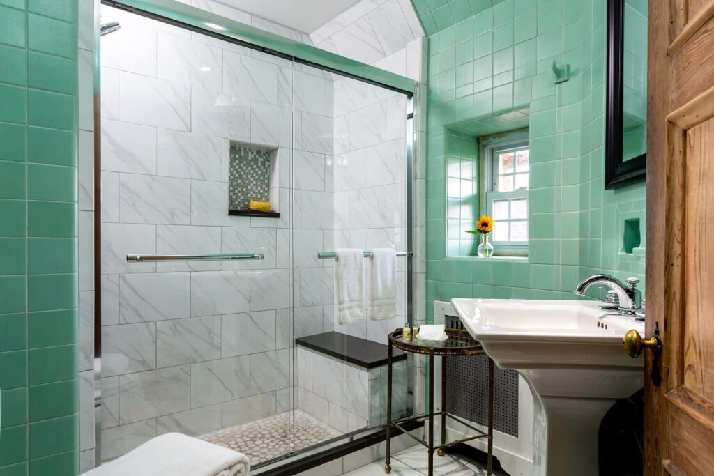 French Manor Turret Suite Bathroom