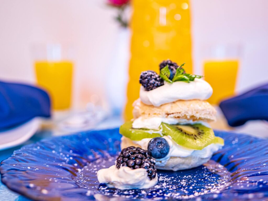 Magpie Inn - Food - Sugar-garnished breakfast plate