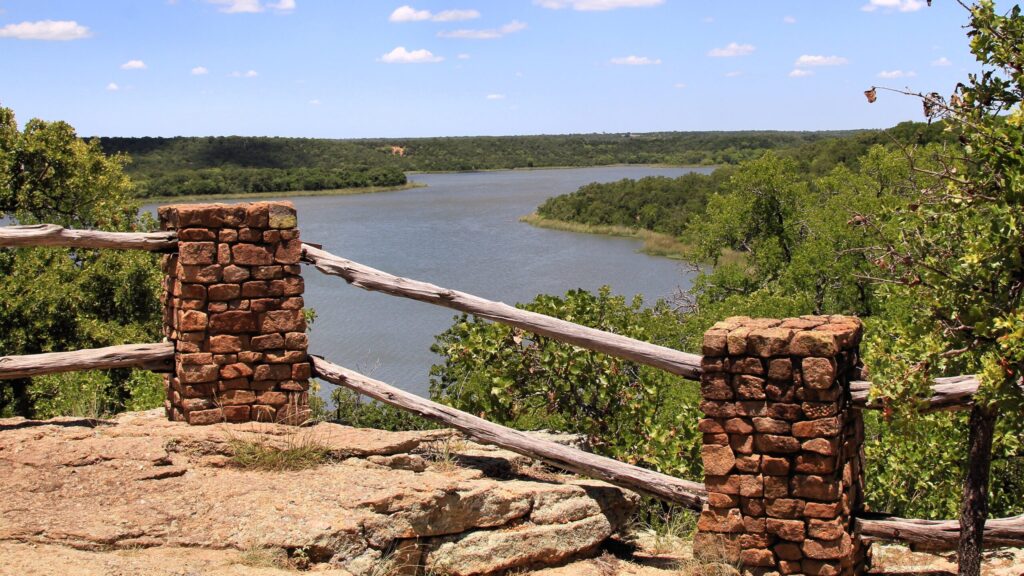 Lake_Mineral_Wells_State_Park_View-min