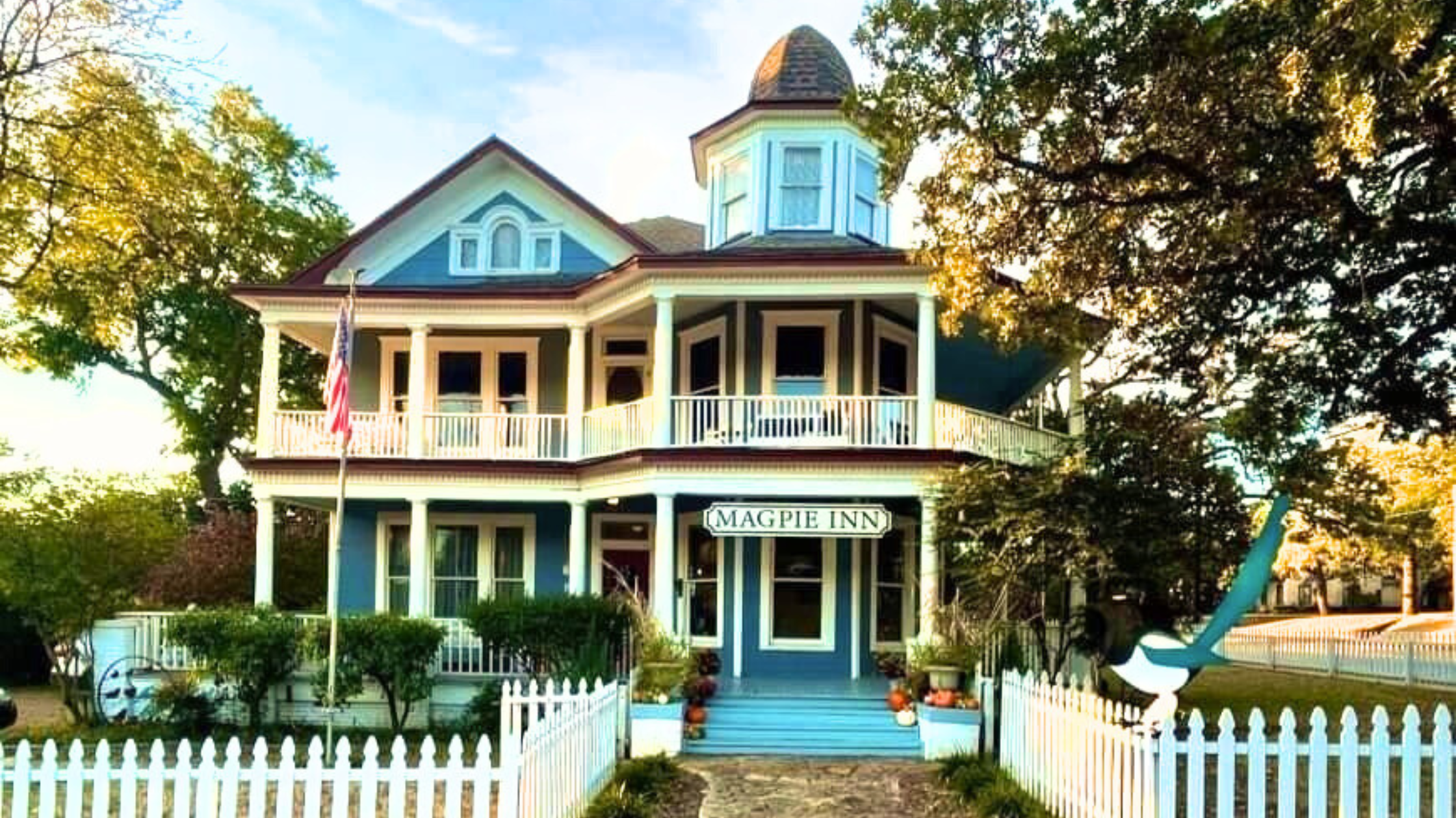 Experience Fall in Mineral Wells: Your Guide to Upcoming Events and a Cozy Stay at Magpie Inn