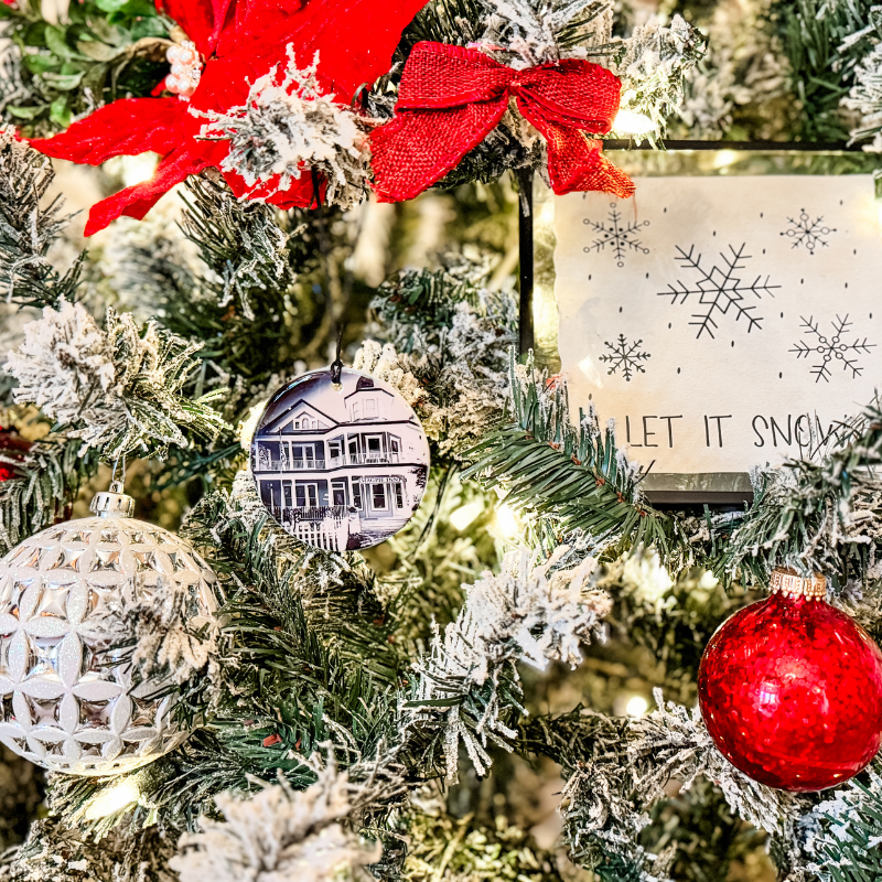 A lit Christmas tree at the Magpie Inn highlighted in December Notes from the Nest.