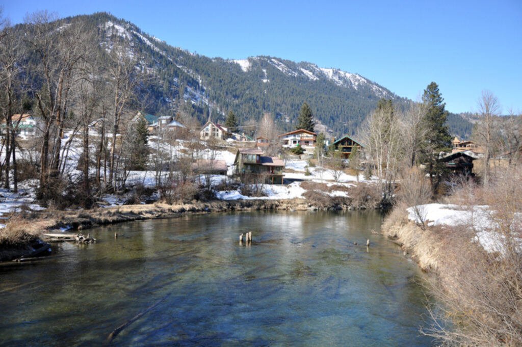 Day Trips From Seattle in Winter: View of Leavenworth From the River