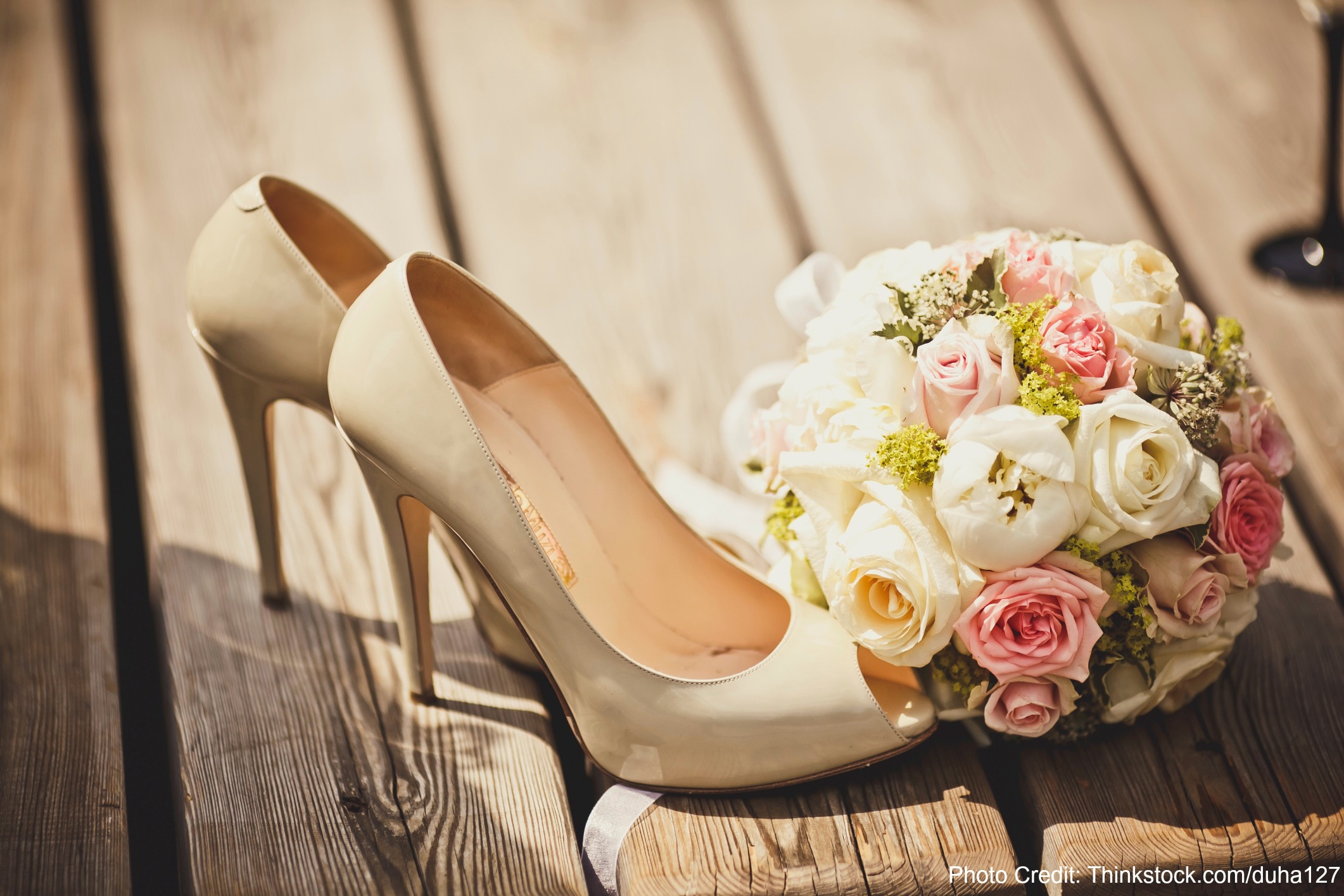 Bridal Shoes and Bouquet: Elope Leavenworth