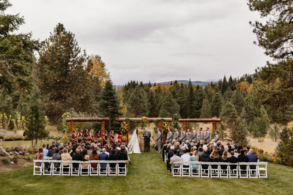 outdoor wedding ceremony in leavenworth washington