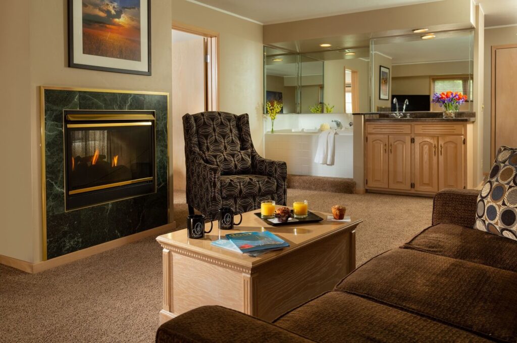 Living Room view of Grand Whirlpool Suite